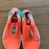 32/33 Badeschuhe