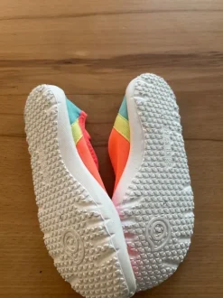 32/33 Badeschuhe