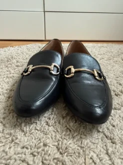 & Other Stories Loafer mit Goldenem Detail
