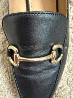 & Other Stories Loafer mit Goldenem Detail