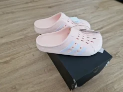 Adidas Adilette Clog Neu grösse 44.5 Badelatschen Sandale