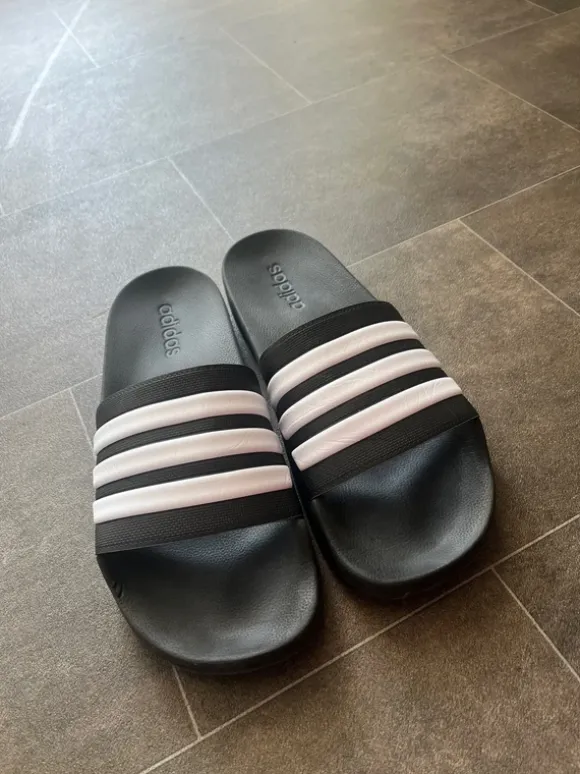 Adidas adiletten 46