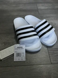 Adidas Adiletten – Weiß/Schwarz – Größe 42 | Classic Summer Streetwear
