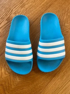 Adidas Adiletten Schlappen Badeschlappen Gr.31