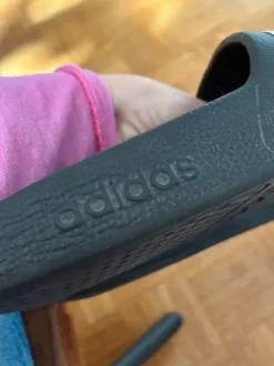 Adidas Badelatschen Gr. 4