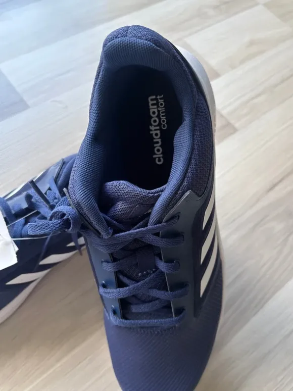 Adidas Cloudfoam