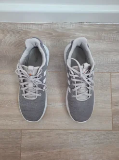 Adidas Cloudfoam Sneaker – Grau/Weiß – Gr. 36.5
