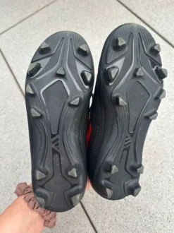 Adidas Fußballschuhe 32 neuwertig