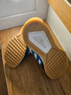 Adidas Hallenschuhe Turnschuhe Größe 30