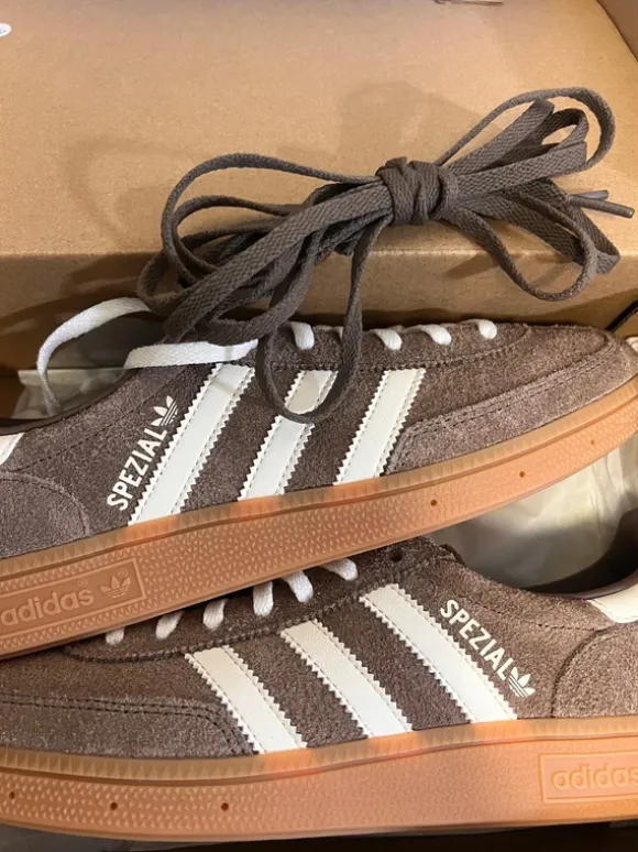 adidas Handball Earth Strata Damen's Größen 40 2/3