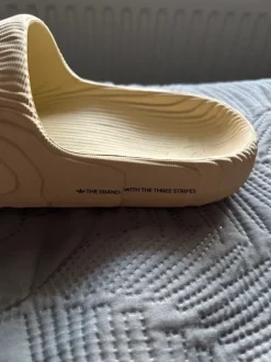 Adidas Island Club Adilette size 9UK 43EU