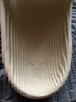 Adidas Island Club Adilette size 9UK 43EU