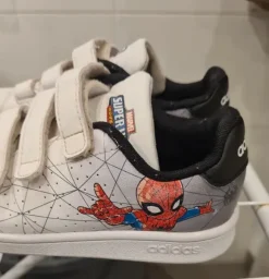 Adidas Marvel Schuhe Gr.29