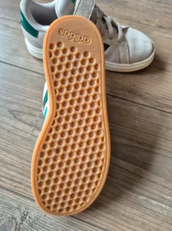 Adidas Schuh