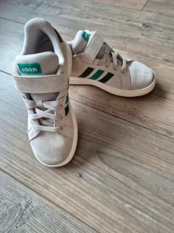Adidas Schuh