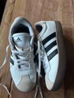 Adidas Schuhe Größe 36