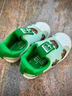 Adidas Schuhe Kinder Gr. 23,5