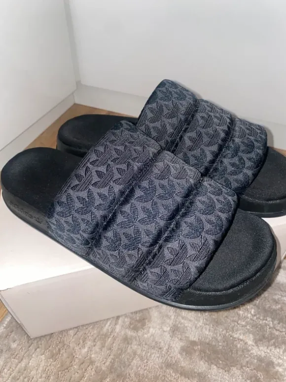 Adidas slippers