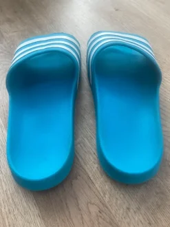 Adidas slippers maat 9 (43 1/2)