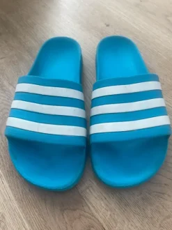 Adidas slippers maat 9 (43 1/2)