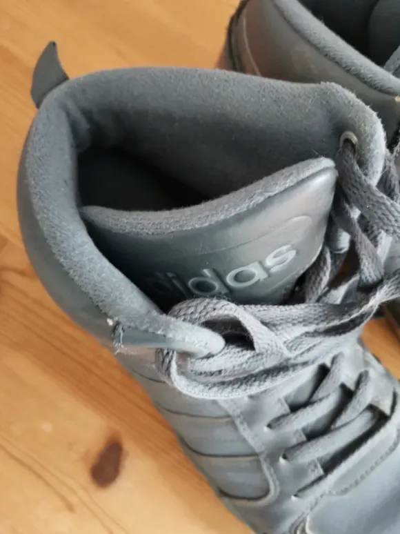 Adidas Sneaker