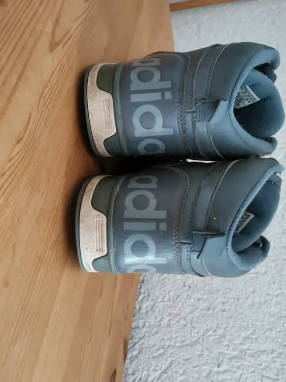 Adidas Sneaker