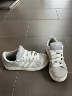 Adidas Sneaker