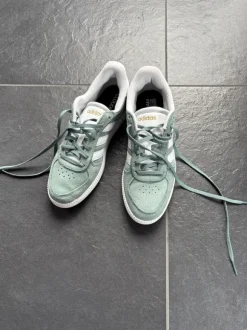 Adidas Sneaker