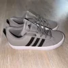 Adidas Sneaker für Jungs Gr.34 Neu!