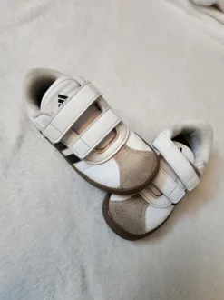 Adidas sneaker Gr. 25