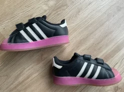 Adidas Sneaker mit Licht