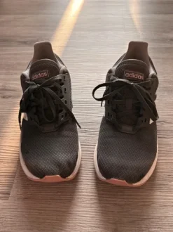 Adidas Sneaker/Laufschuhe Gr. 39,5 - guter Zustand