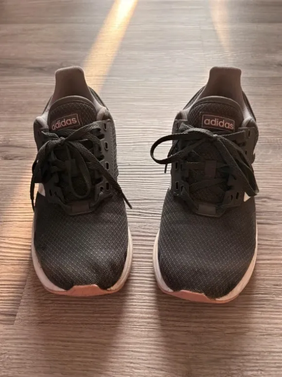 Adidas Sneaker/Laufschuhe Gr. 39,5 - guter Zustand