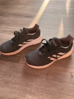 Adidas Sneaker/Laufschuhe Gr. 39,5 - guter Zustand