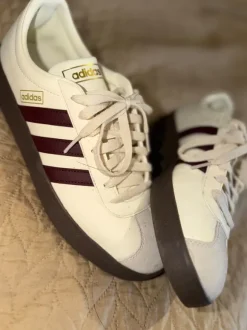 Adidas sneakers wit/bordeaux – maat 43⅓ – zo goed als nieuw