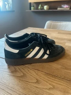 Adidas Spezial Schwarz