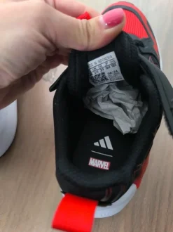 Adidas Spiderman Sneaker Größe 31