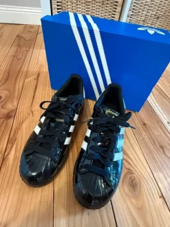 Adidas Superstar 2 Sneaker, Gr. 40, schwarz Lack/Leder, neu in OVP