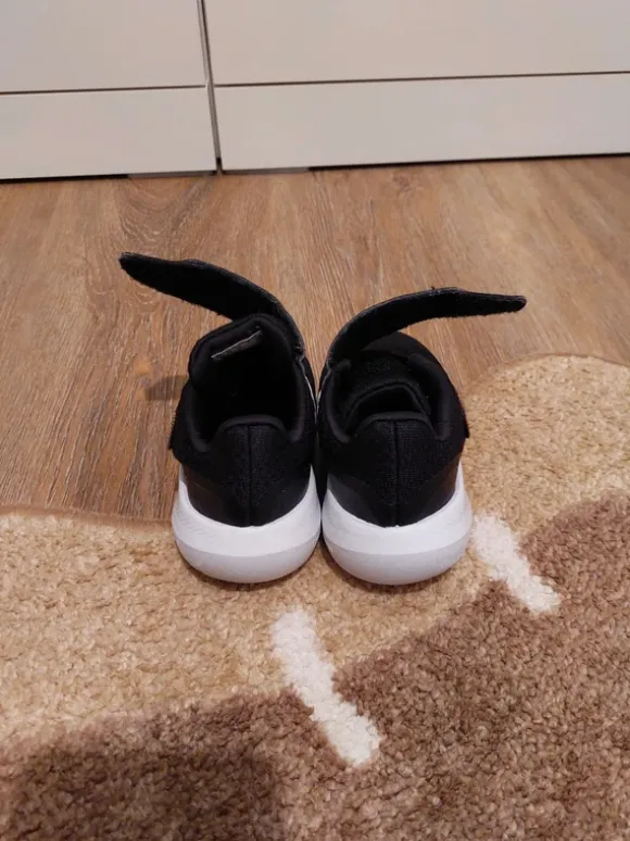 Adidas Turnschuhe / Laufschuhe super leicht / Cloudfoam