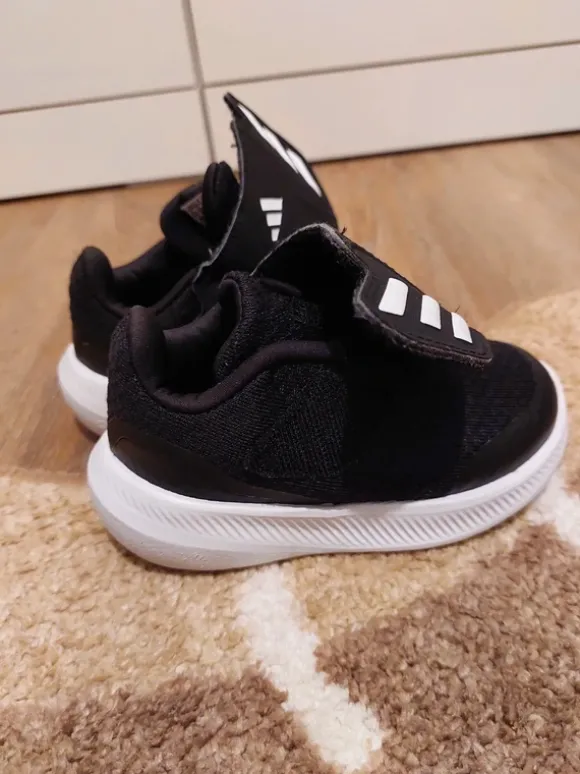 Adidas Turnschuhe / Laufschuhe super leicht / Cloudfoam