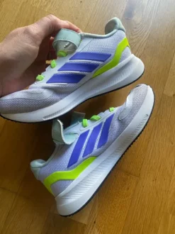 Adidas Turnschuhe Schlupfschuhe 32