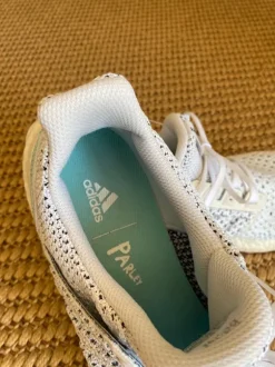 adidas Ultra Boost Clima Parley Weiß Blau