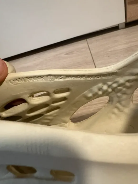 Adidas yeezy Foam Runner