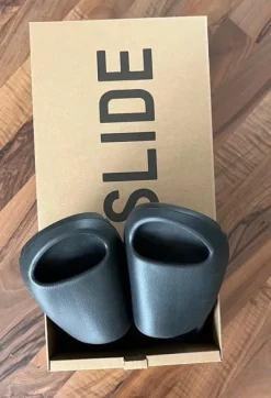 Adidas YZY Slide-neu