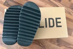 Adidas YZY Slide-neu