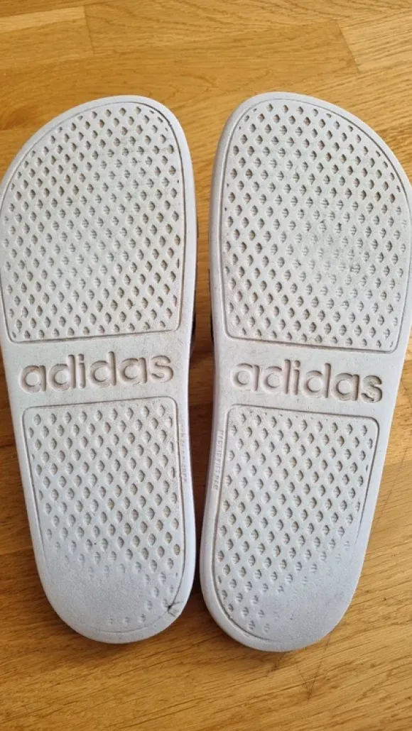 Adilette