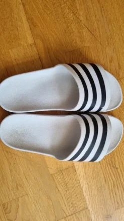 Adilette