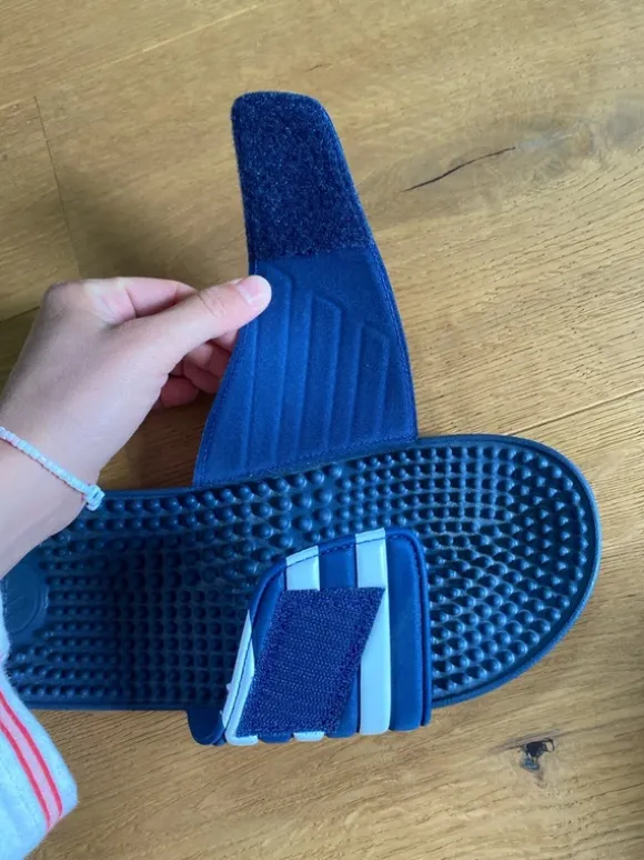 Adiletten mit Noppen/ Adissage/ Größe 46