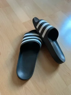 Adiletten (Neu, ohne Etikett)