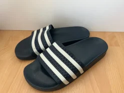 Adiletten Sauna blau weiß